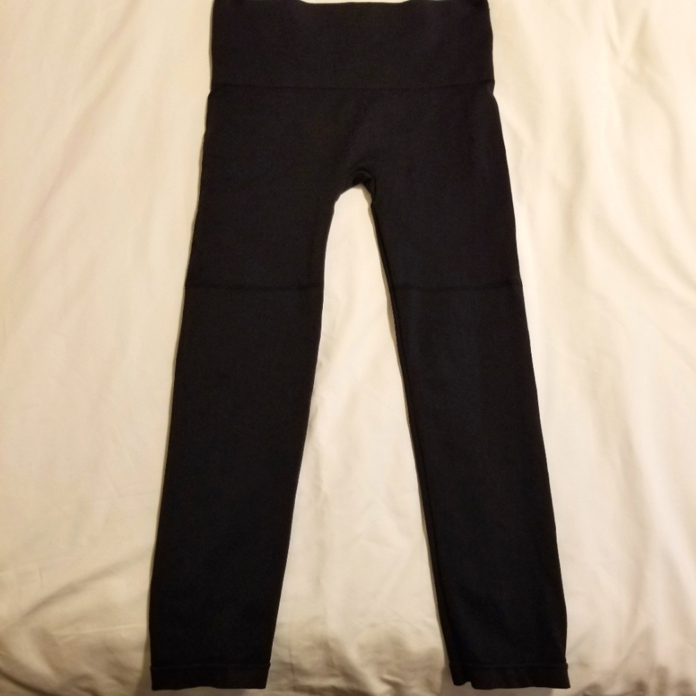 UnderWhere? Black Stretch  Pull-On Leggings NWOT